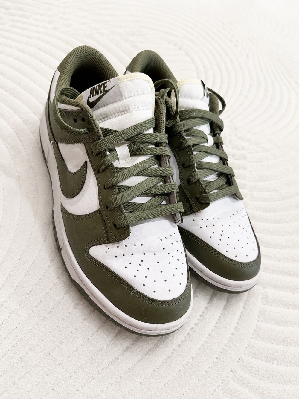 Nike Dunk Low Women’s Olive Green White size 8.5